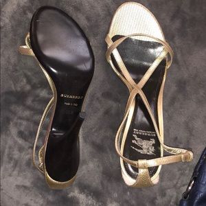 Burberry new gold leather strappy heals